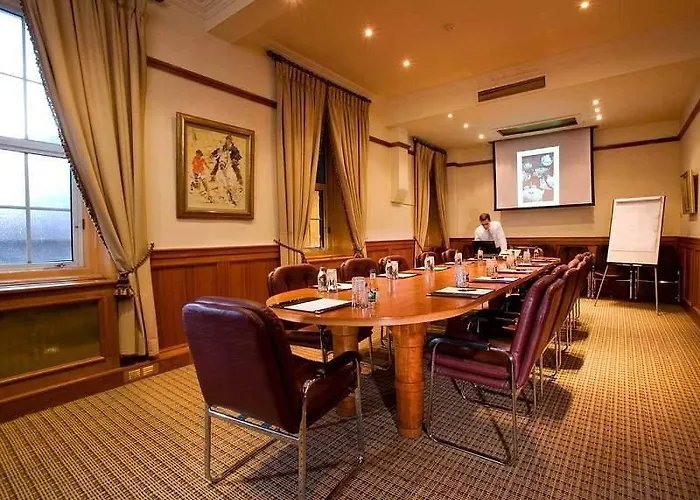 Отель The Hardiman